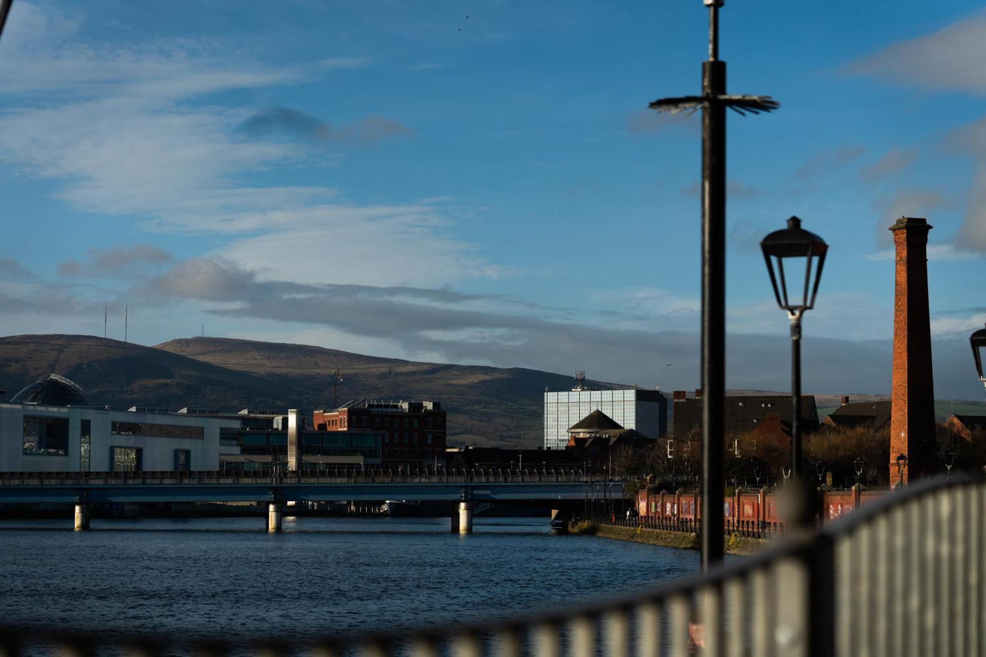 River Side Apartment, City Centre - Beautiful View And Free Parking! Belfast Zewnętrze zdjęcie
