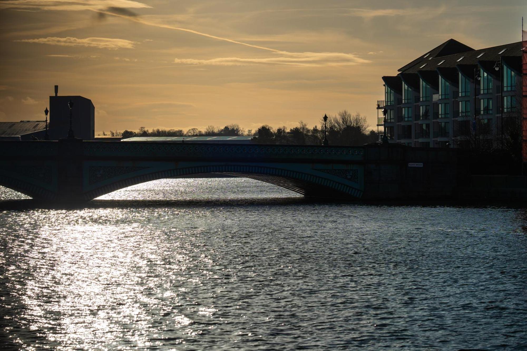 River Side Apartment, City Centre - Beautiful View And Free Parking! Belfast Zewnętrze zdjęcie